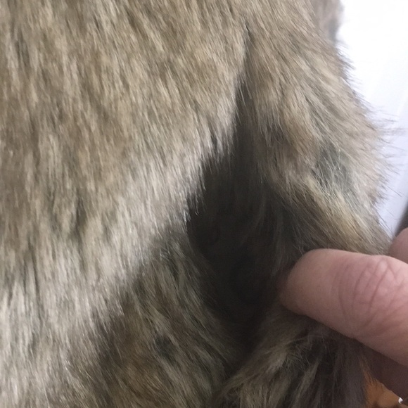 Women Faux fur fun vest (Outside 90%acrylic-10% polyester, lining 100% poly)M/L - Picture 3 of 11